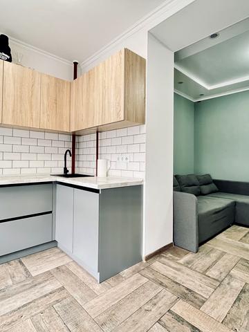 Бакинська вул., 1