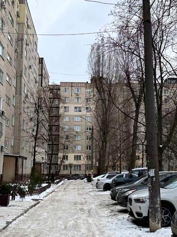 Героїв просп., 27