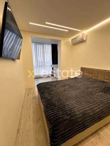 Співдружності вул., 1