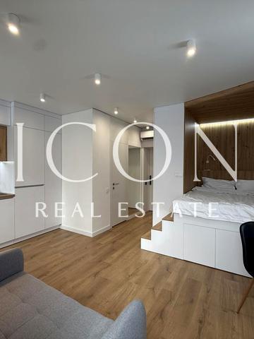 Козацька вул., (Будинок 1)