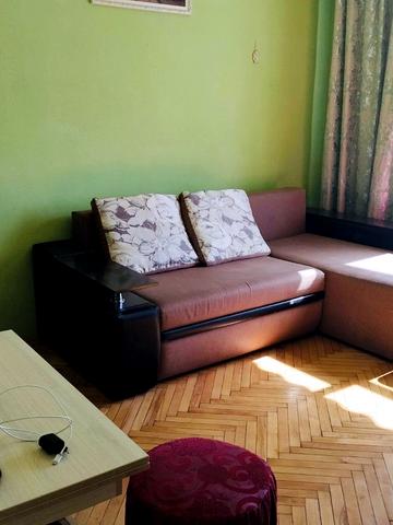 Хмельницького, 10