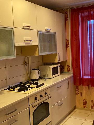 Бориса Тена вул., 100