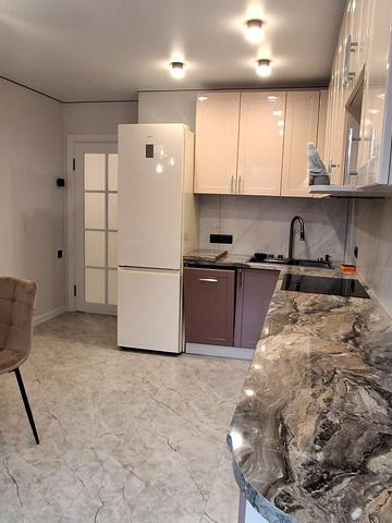 Костянтина Василенка вул. (30-річчя Перемоги), 14в