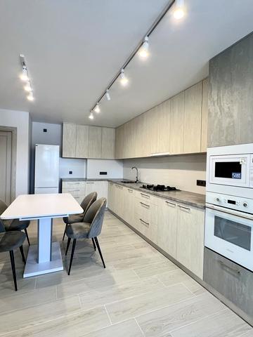 Злуки просп., 7