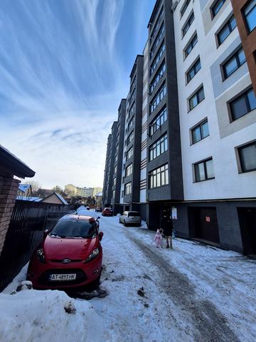 Берегова вул., 18