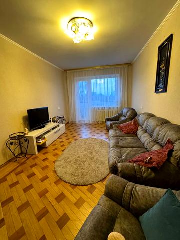 Варненська вул., 7/3