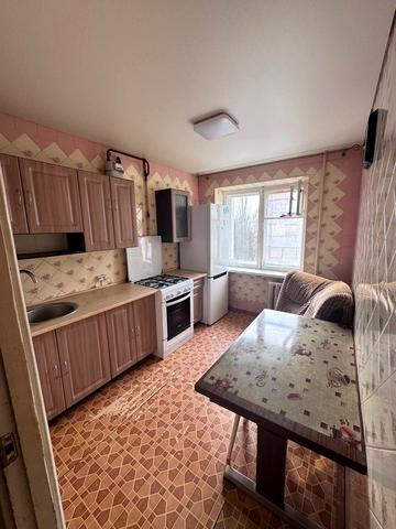 Небесної Сотні просп. (Маршала Жукова), 10