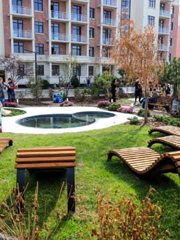 Трамвайна вул., 35