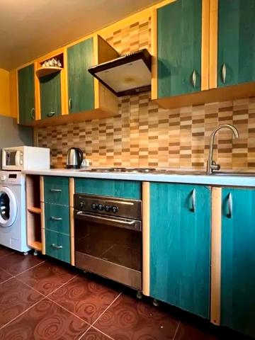 Маневрова вул., 13