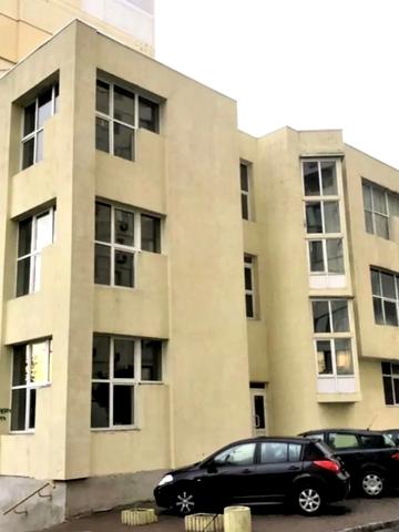 Федора Ернста вул., 8