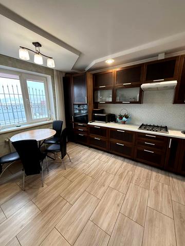 Наскрізний пров., 8-Б