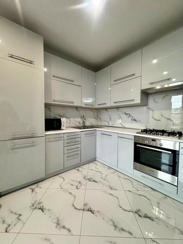 Олени Степанівни вул. (Ленінградська), 8