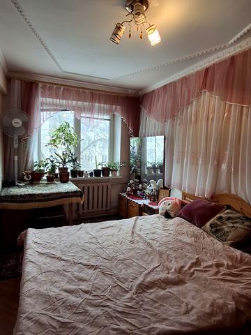 Героїв Крут вул., 11