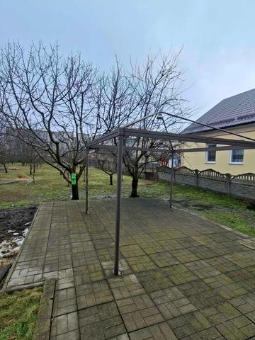 Доблесна вул., 176