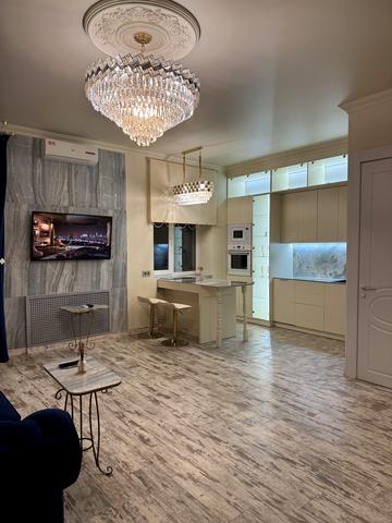 Свято-Миколаївська вул. (Леніна), 36