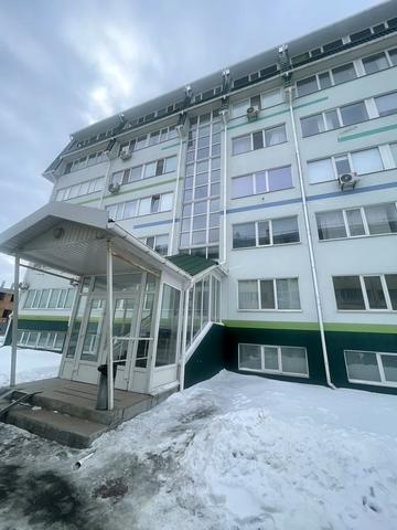 Спортивна вул., 22