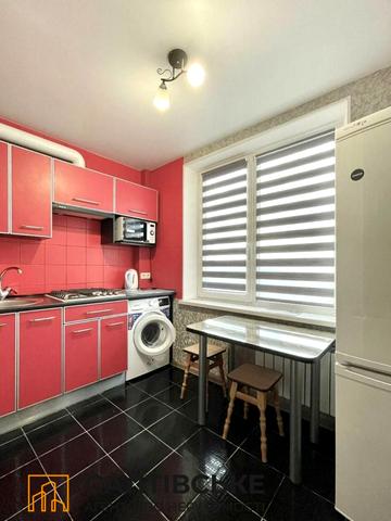 Академіка Павлова вул., 132