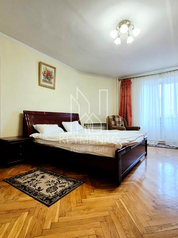 Шота Руставелі вул., 25