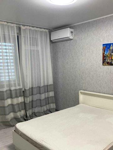 Жаботинського вул. (Пролетарская улица), (Будинок 5)