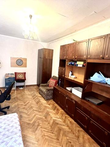 Автозаводська вул., 27-Б