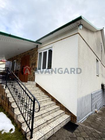 Буковинська вул., 22