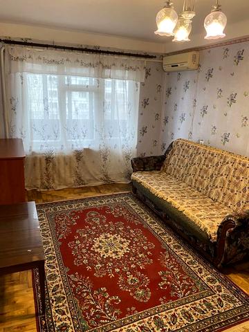 Чарівна вул., 121