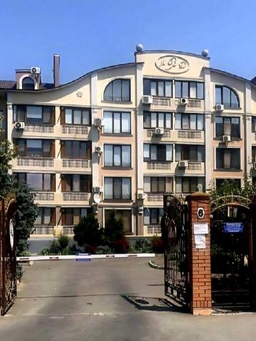 Таїрова вул., 8