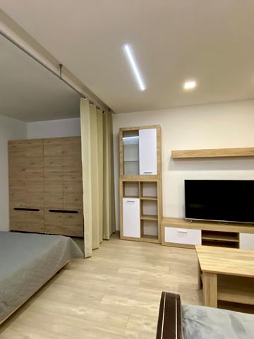 Вячеслава Чорновола вул., 6-А