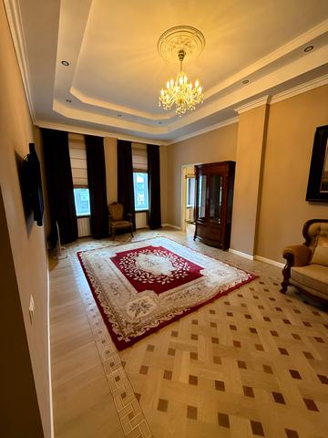 Бессарабська пл., 5-А