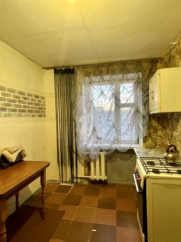 Семафорна вул., 48