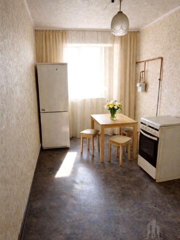 Погребняка вул., 8