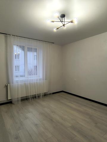 Нафтовиків вул., 40