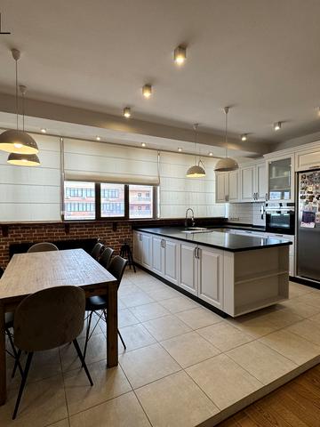 Незалежності вул., 8Б