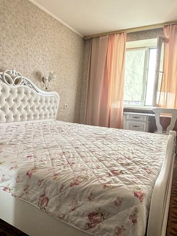 Гоголівська вул., 27