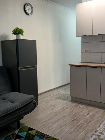 Академіка Шалімова вул., 86