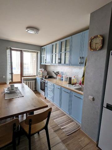 Анатолія Кос-Анатольського вул., 14