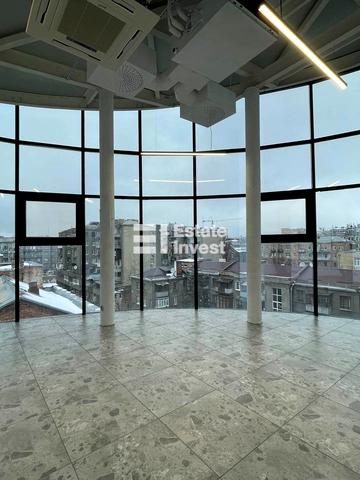 Манізера вул. (Красіна), 8