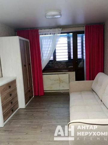 Металургів вул., 35