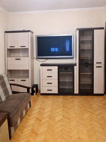 Ревуцького вул., 4