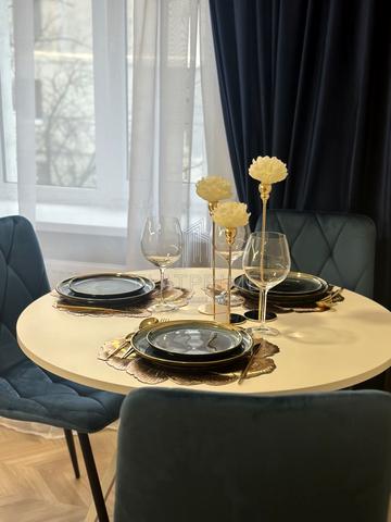 Вінстона Черчилля вул. (Червоноткацька), 24