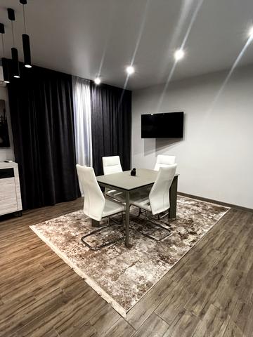 Співдружності вул., 7