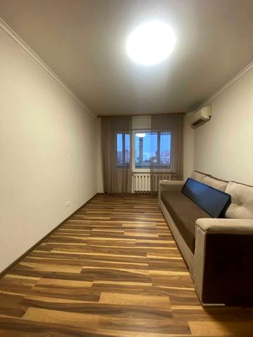 Златопольська вул., 26