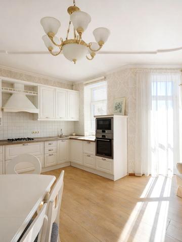 Генерала Тараса Чупринки вул. (), 3