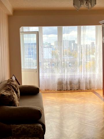 Левка Лукяненка вул. (Маршала Тимошенка), 1