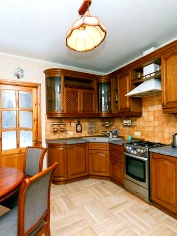 Турівська вул., 31