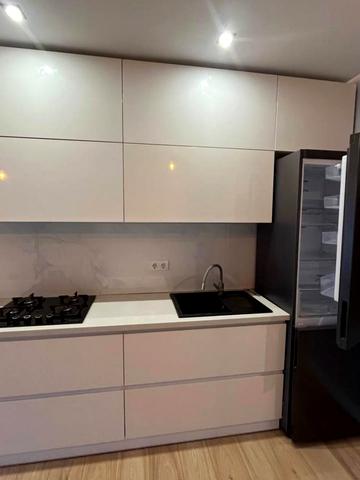 Гетьмана Петра Дорошенка вул., 22б