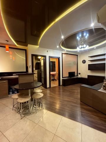 Вячеслава Чорновола просп. (), 67б