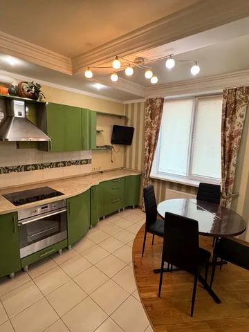 Золотоустівська вул., 50