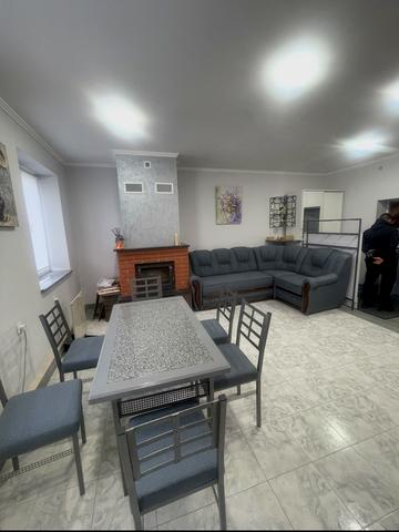 Садова вул., 12