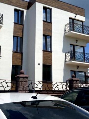 Назара Небожинського вул. (Павлюченка), 36